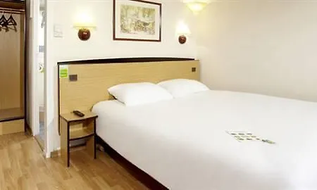 Campanile Nimes Sud - Hotel Caissargues