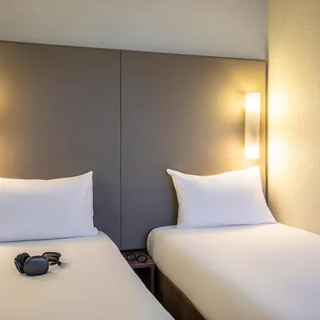 Hotel Campanile Nîmes Sud - 3*