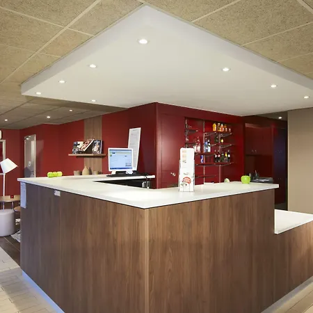 Hotel Campanile Nimes Sud - 3*