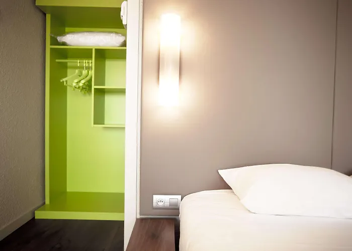 Hotel Campanile Nimes Sud - 3*